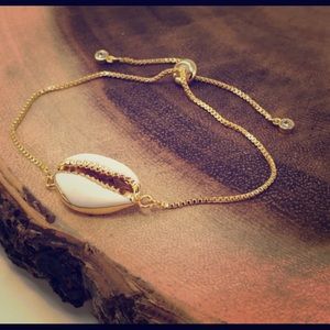 18 k yellow gold plated sea shell bracelet